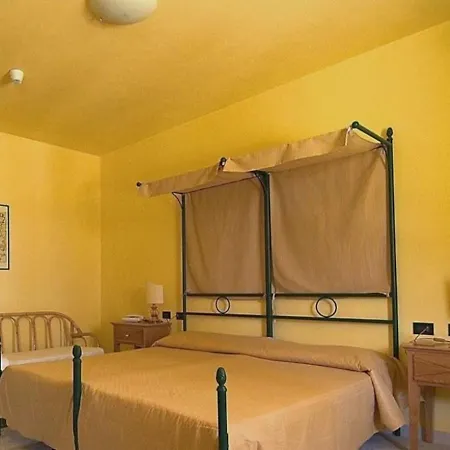 Hotel Marina Del Marchese