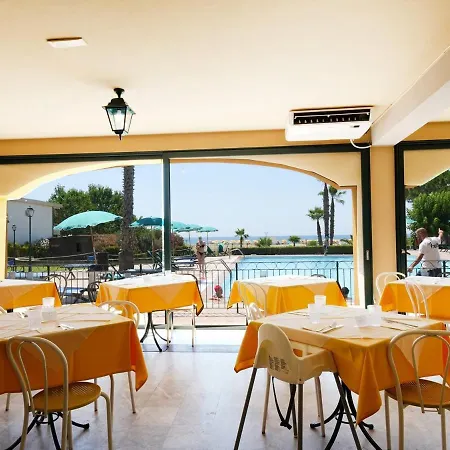 Marina Del Marchese בוטריצ'לו