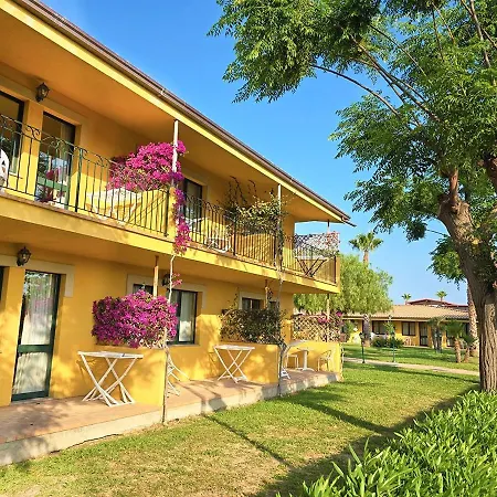 Marina Del Marchese בוטריצ'לו