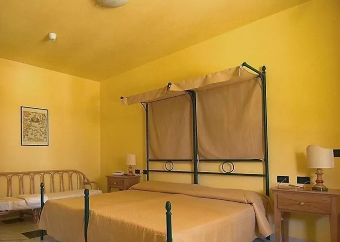 Hotel Marina Del Marchese