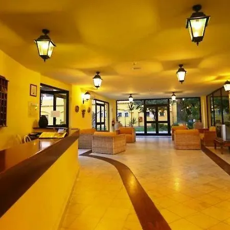 Hotel Marina Del Marchese *