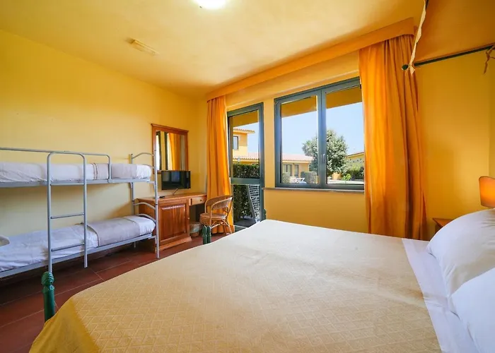 Marina Del Marchese Hotel *